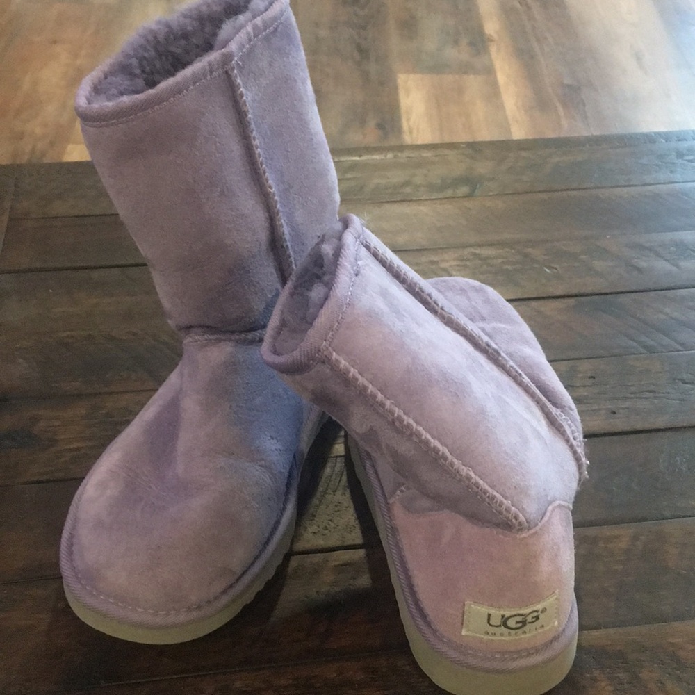 Women’s size 5 purple uggs